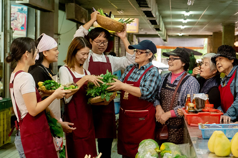 實地認識阿美族野菜，深刻了解部落族人的生命智慧(圖/縱谷原遊會）